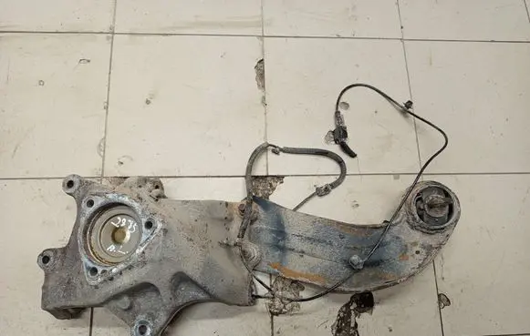 Opel Insignia A Rear wheel hub spindle/knuckle 