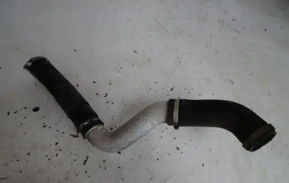 Chevrolet Captiva Air intake hose/pipe 95909219