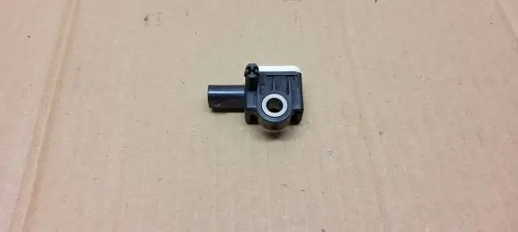 Jeep Grand Cherokee Airbag deployment crash/impact sensor A1668210151 56054085AA 024120120