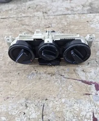 Skoda Octavia Mk1 (1U) Climate control unit 1J0819045E 659497N06 901510930000