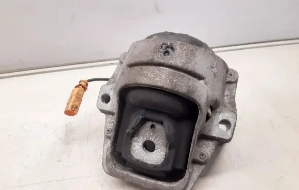 Audi A5 8T 8F Engine mount bracket 8K0199381