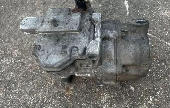 Toyota Prius (XW30) Air conditioning (A/C) compressor (pump) ES14C 0422000212