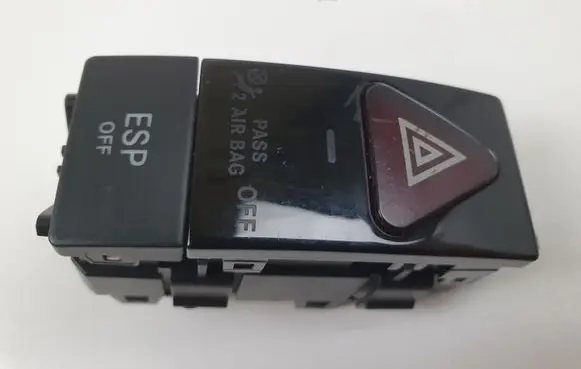 Mercedes-Benz C W204 Hazard light switch A2048706858