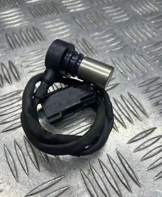 Volvo V70 Camshaft position sensor 9202134 1030000927