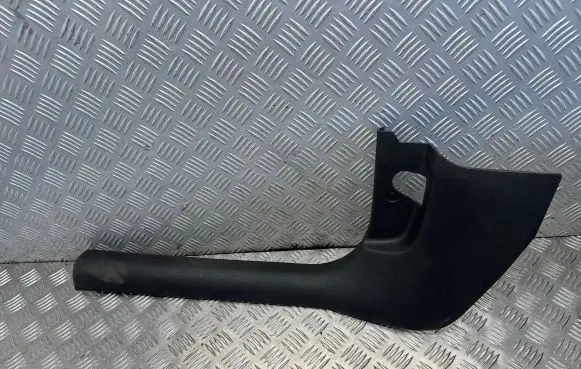Foot area side trim