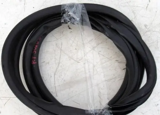 Suzuki SX4 S-Cross Rubber seal rear door 