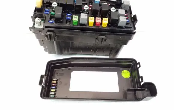 Opel Antara Fuse box set 95202894