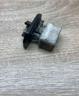 Mazda 121 Heater blower motor/fan resistor 6L735