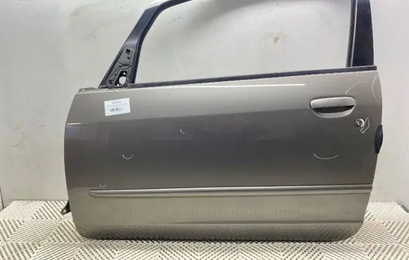 Mitsubishi Colt Front door