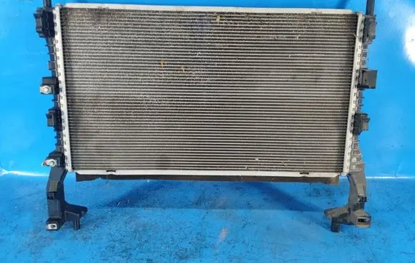 Ford Mustang VI Coolant radiator FR3Z8005H
