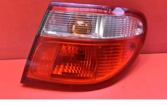 Nissan Almera Tino Rear/tail lights