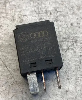 Skoda Octavia Mk2 (1Z) Other relay 8z0951253