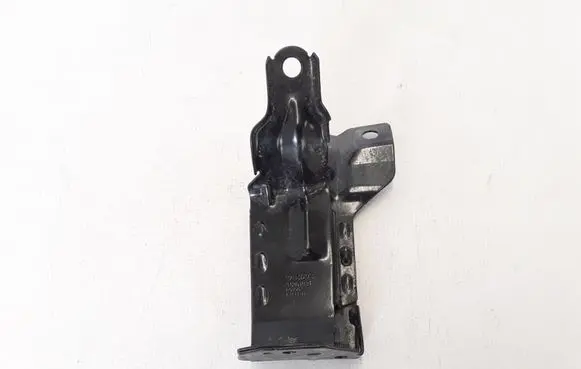 Volvo XC60 Radiator mount bracket 31261931