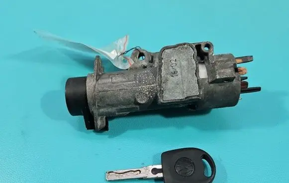 Volkswagen Polo IV 9N3 Ignition lock 4B0905851C IMPRK1599082