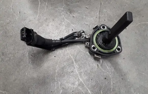 BMW 5 E39 Oil level sensor 1433510