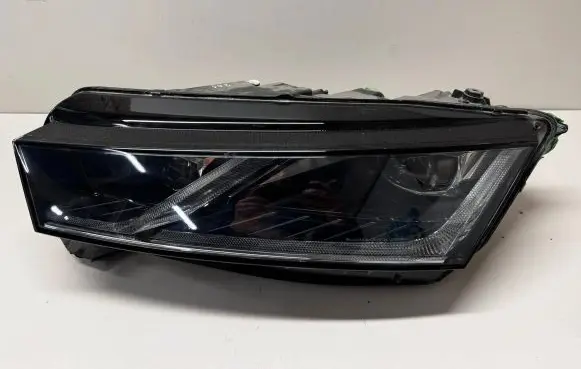Skoda Octavia Mk4 Headlight/headlamp 5E4941015A