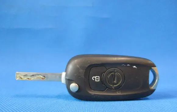 Opel Astra K Ignition key/card 