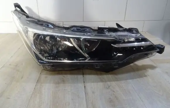 Toyota Corolla E160 E170 Headlight/headlamp 8111002L50