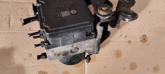 Volkswagen Golf VI ABS Pump 1K0907379BD 10096103423