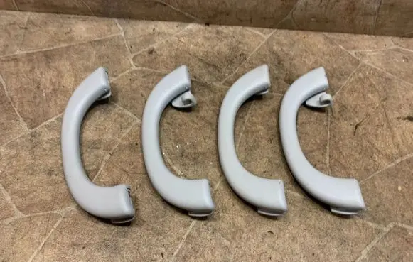 Mercedes-Benz E W211 Front interior roof grab handle A2118100051