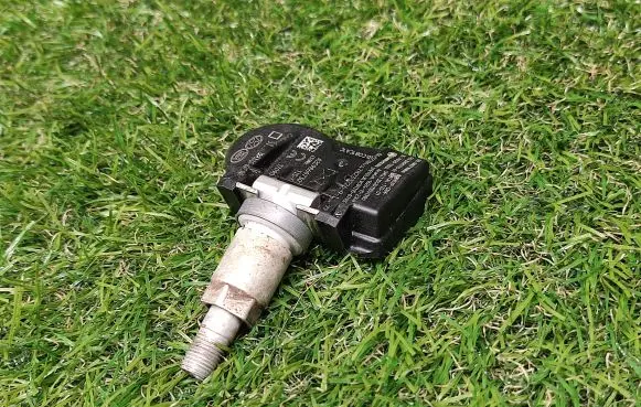 KIA Sportage Tire pressure sensor 52933D9100