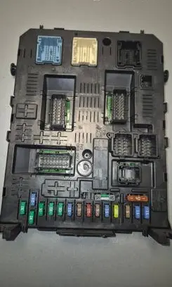 BMW 5 F10 F11 Fuse module 100707 BSI104EVK01 96640587800