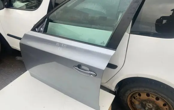 BMW X3 E83 Front door