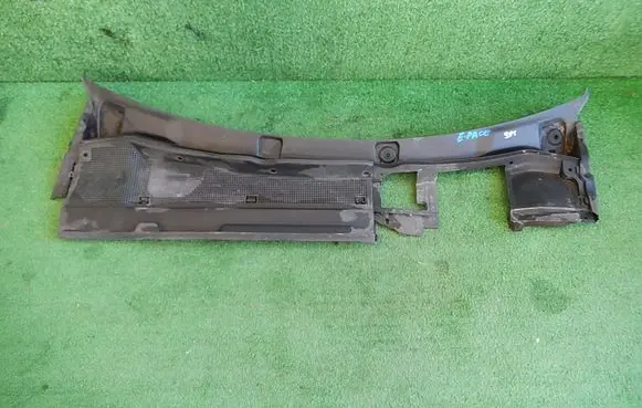 Jaguar E-Pace Wiper trim