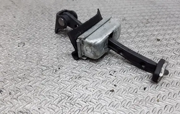 Ford Focus Front door check strap stopper