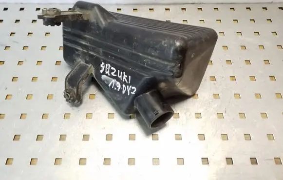 Suzuki Grand Vitara II Intake resonator 66JR01