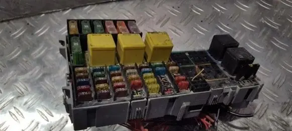 Opel Combo C Fuse box set