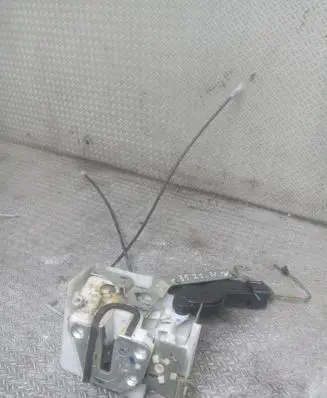 Suzuki Alto Rear door lock
