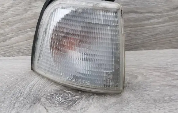 Audi 80 90 S2 B4 Front indicator light