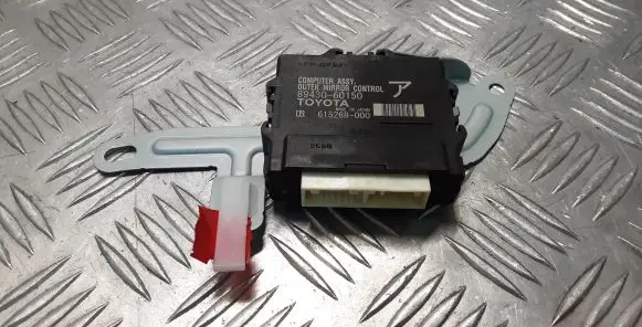 Toyota Land Cruiser (J150) Wing mirror control module 8943060150 615268000