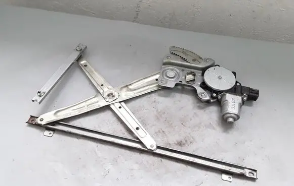 Mitsubishi Outlander Front door window regulator with motor 5713A086 A021
