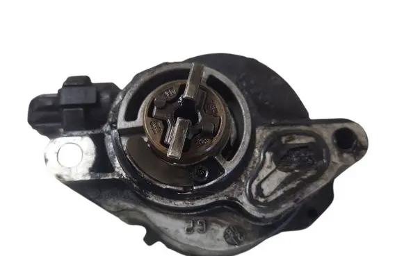 Citroen C4 Grand Picasso Vacuum pump D1562A 01562