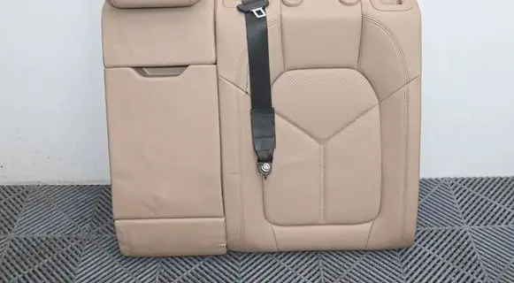 Porsche Cayenne (9Y0 9Y3) Rear seat