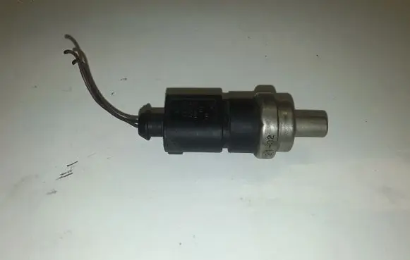 Volkswagen PASSAT B6 Outside/exterior temperature sensor 1J973702