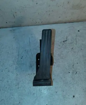 Mercedes-Benz C AMG W204 Accelerator throttle pedal