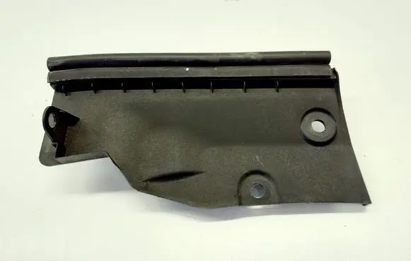 Fender trim (molding)