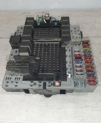 Volvo V70 Fuse box set 8645410 8645411 00W256