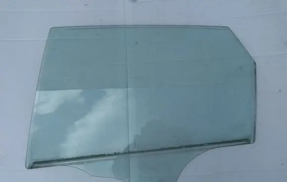 Mazda 3 I Rear door window glass