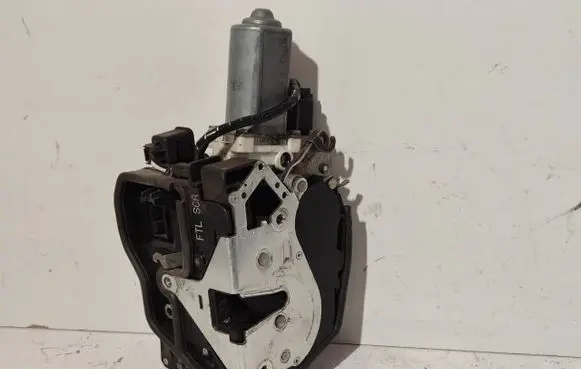 BMW 7 E65 E66 Front door lock 7028905 51217028905