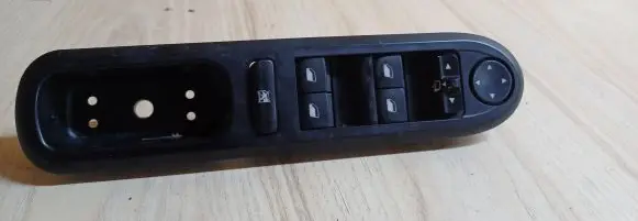 Peugeot 407 Electric window control switch 53269700 53269704