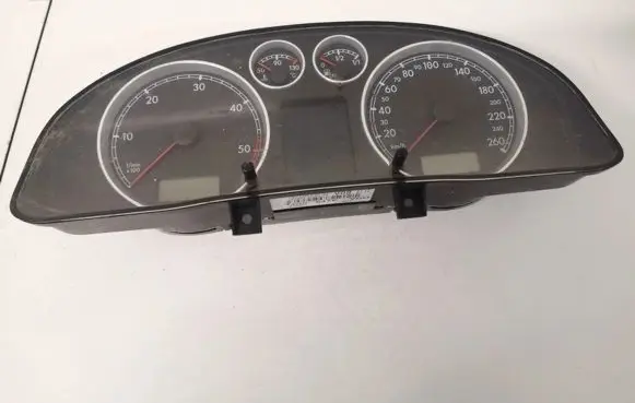 Volkswagen PASSAT B5.5 Speedometer (instrument cluster) 3B0920847E