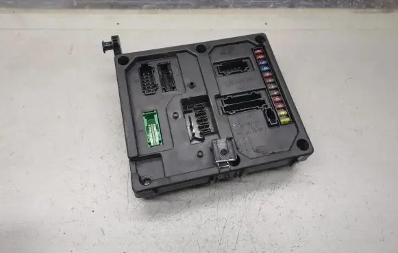 Volkswagen Sharan Fuse module 7M3962258R