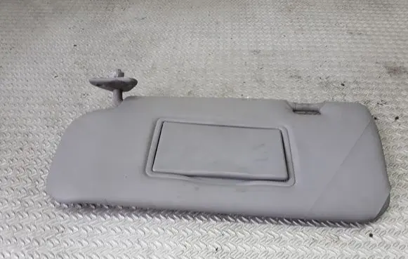 Nissan Primera Sun visor