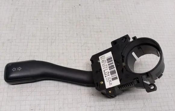 Audi A6 S6 C5 4B Indicator stalk 8L0953513G