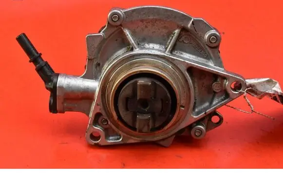 Peugeot 207 CC Vacuum pump 