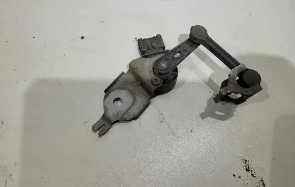 Mercedes-Benz GLC X253 C253 Air suspension front height level sensor A0009053704 A2139053302